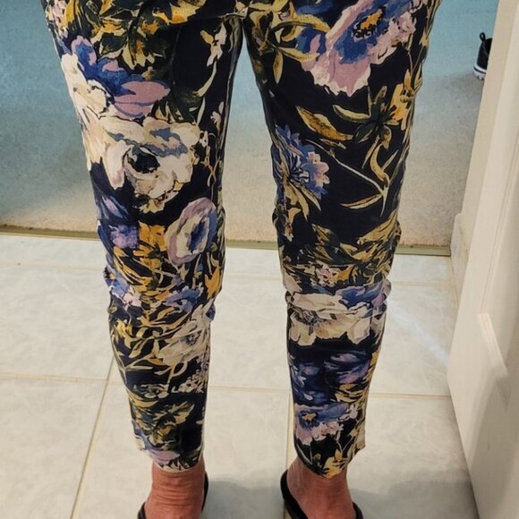 Chico's Pants - Chico's So Slimming size 1 bright floral print